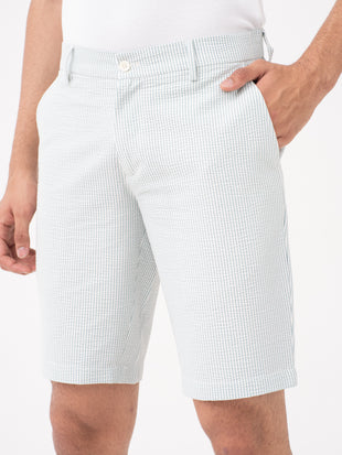Meadow green stretchable trousers by pant project, showcasing the sleek design and comfortable fit.