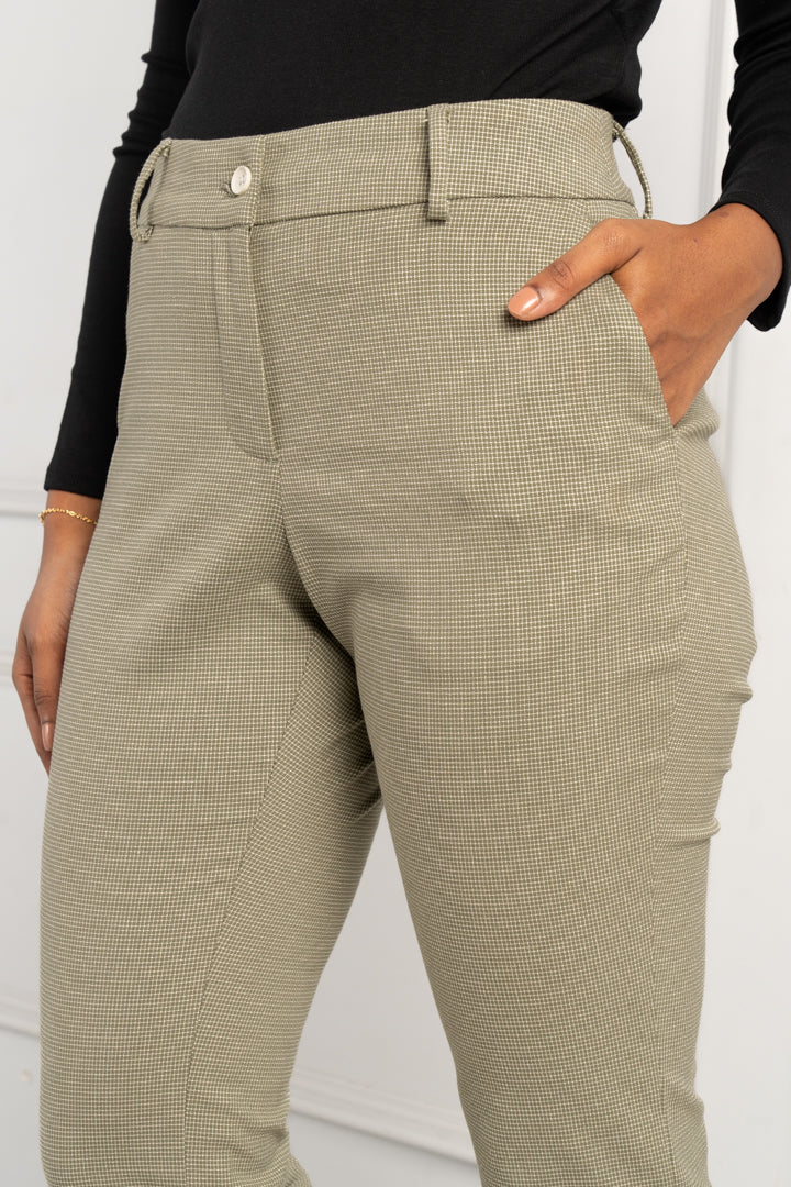 green stretchable pants