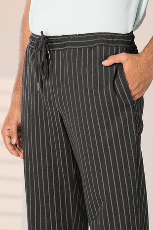 stretchable black joggers