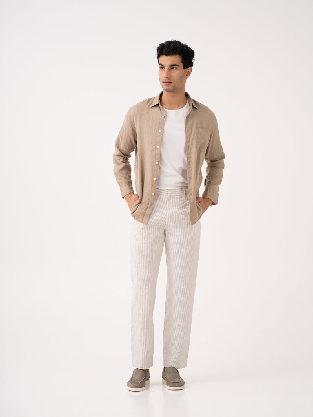 Terrain taupe stretchable trousers by pant project, highlighting the sleek design and comfortable fit.